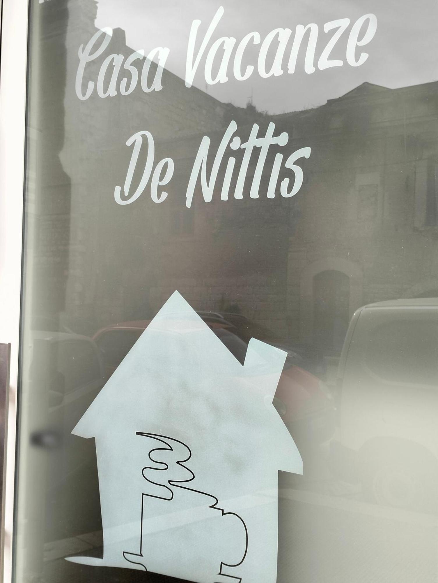 Casa Vacanze De Nittis Barletta Exteriör bild